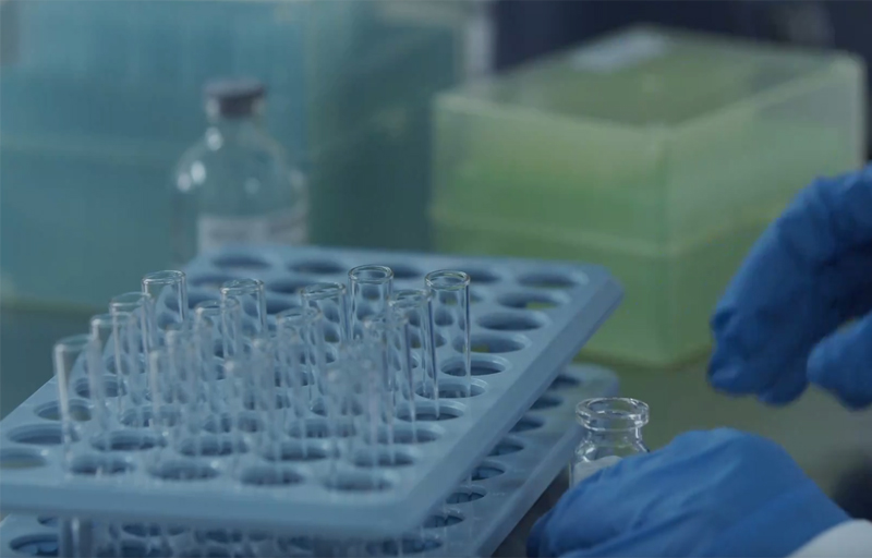 Кацуки бакугоу аниме. Аниме моя геройская академия бакуго. Персонаж за экраном. Мга стекло. Мга стекло.